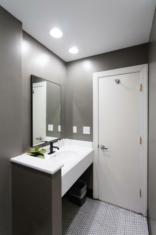 Dupont Circle Embassy Inn By Found Washington Exterior foto